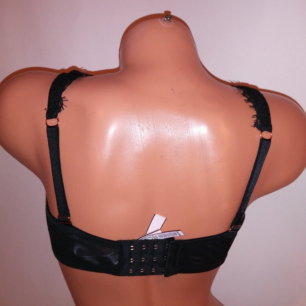 Victoria Secret Bra - Picture 4 of 5